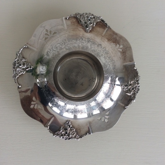 VINTAGE Victorian Flower Vase - Picture 2 of 14